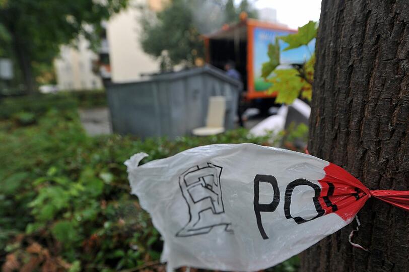 Ein Weg durch die Grünfläche einer Wohnanlage in Ingolstadt, auf der die Leiche gefunden wurde.