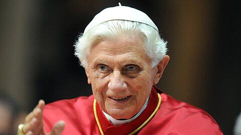 Papst Benedikt XVI. im Jahr 2012 im italienischen Mailand.