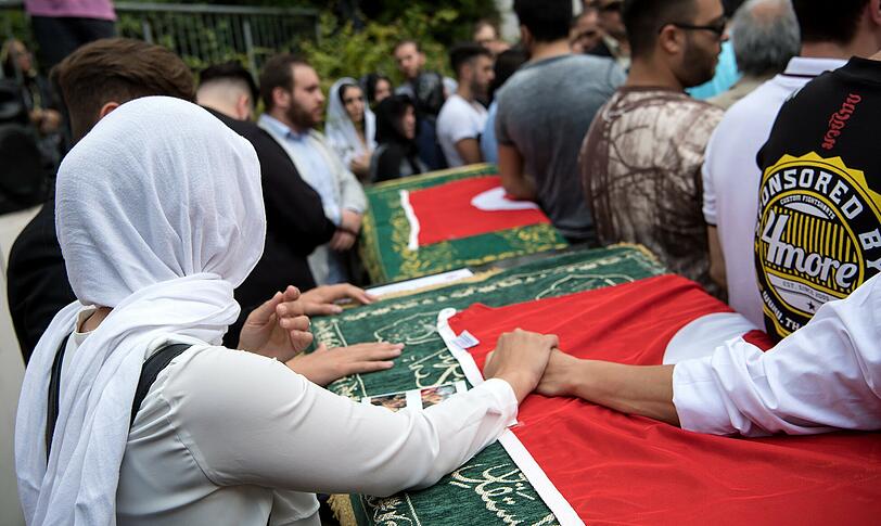 In der Trauer vereint: Die türkisch-islamische Gemeinde hat der Opfer des OEZ-Amokläufers gedacht - die Bilder.
