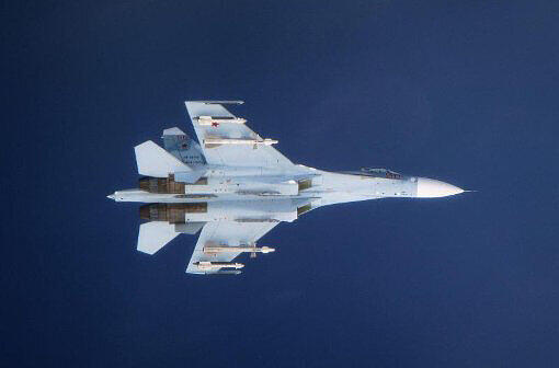 Nach Angaben des Pentagons kam ein russischer Abfangjäger vom Typ Suchoi Su-27 einem US-Aufklärungsflugzeug über dem Schwarzen Meer bedrohlich nahe. Foto: Britisches Verteidigungsministerium/Symbolbild