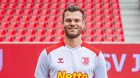 Benedikt Saller bleibt Jahn Regensburg erhalten. (Archivbild)