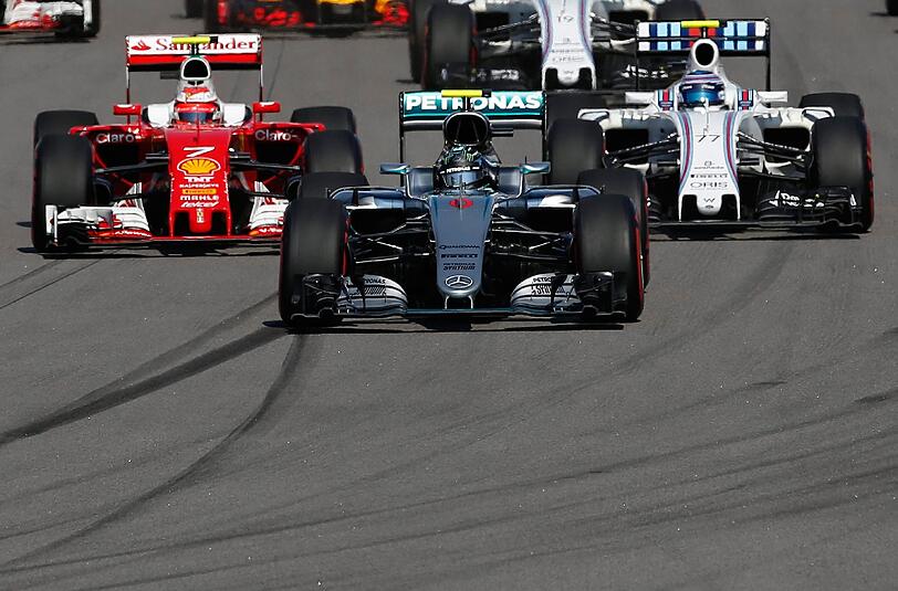 Nico Rosberg (Mitte) ließ den Rest des Feldes erneut hinter sich.