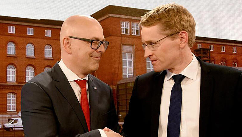 Der schleswig-holsteinische Ministerpräsident Albig und CDU-Spitzenkandidat Günther nach der Wahl. Der schleswig-holsteinische Ministerpräsident Albig und CDU-Spitzenkandidat Günther nach der Wahl.