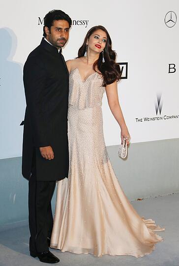 Der indische Bollywood-Star Aishwarya Rai Bachchan mit Ehemann Abishhek Bachchan