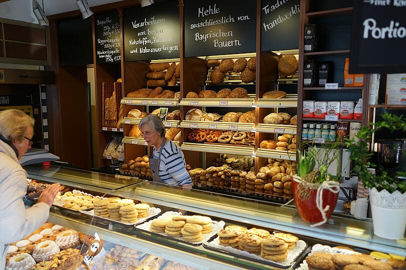 Bilder von der Wiedereröffnung nach 18 Jahren der Familienbäckerei Stadler.