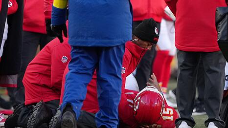 Patrick Mahomes verletzt sich in der Schlussphase.