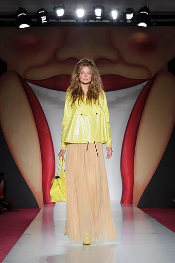 Die Mulberry-Fashion-Show für die Saison Frühling/Sommer 2012: Mode im Candy-Look