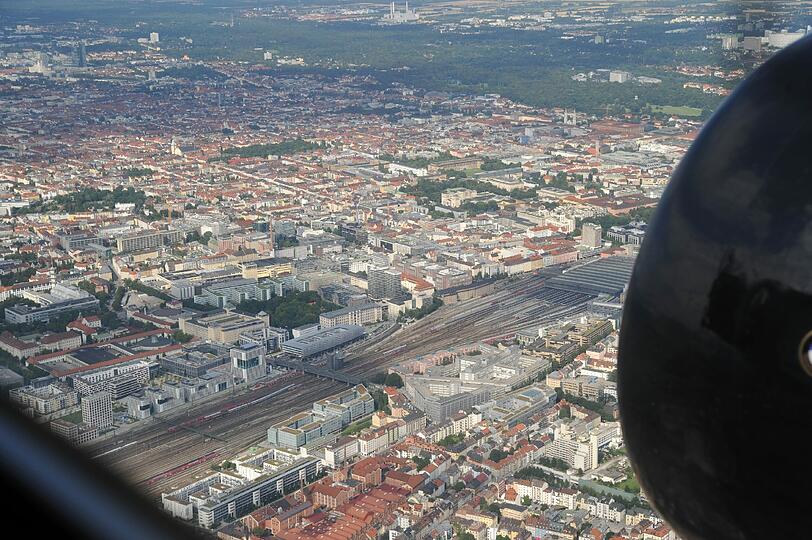 Cockpit, Panorama, lauter Motor: Die AZ hat sich auf einen Rundflug mit der alten Tante Ju begeben. Hier gibt's die spektkulären Bilder vom Flug