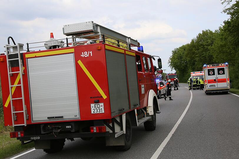 Zwei Schwerverletzte bei einem Verkehrsunfall im Landkreis Erding.