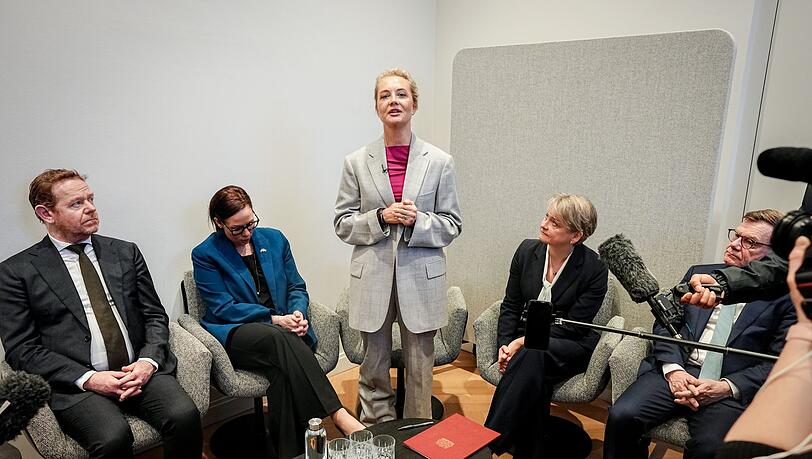 Nach Laboranalysen sehen die Au&szlig;enminister von Deutschland, Gro&szlig;britannien, Schweden und den Niederlanden es als erwiesen an, dass Kremlkritiker Alexej Nawalny von Russland vergiftet worden ist.