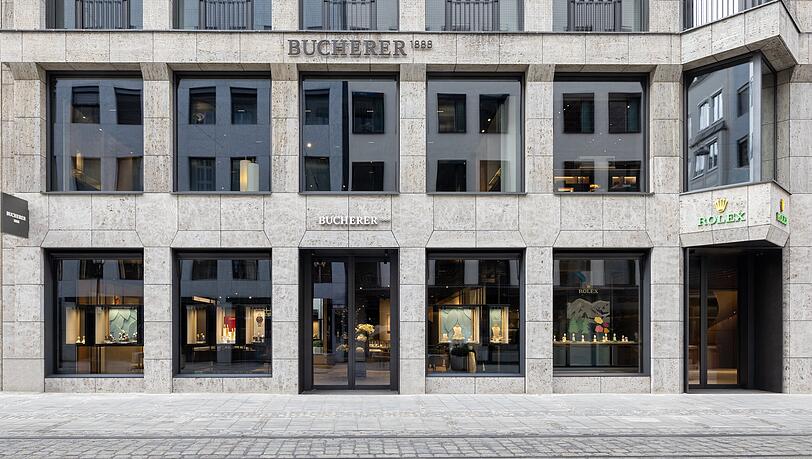 Der neue Bucherer Flagship-Store in der Perusastraße 7 verbindet historische Architektur mit modernem Luxus im Herzen der Münchner Altstadt. Der neue Bucherer Flagship-Store in der Perusastraße 7 verbindet historische Architektur mit modernem Luxus im Herzen der Münchner Altstadt.