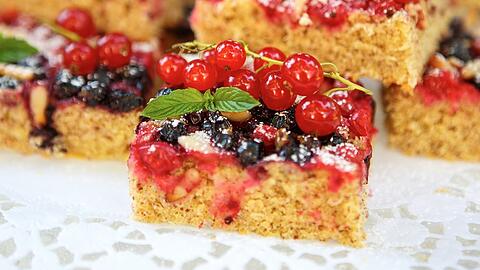 Dieser Kuchen ist perfekt f&uuml;r Sommernachmittage im Garten.