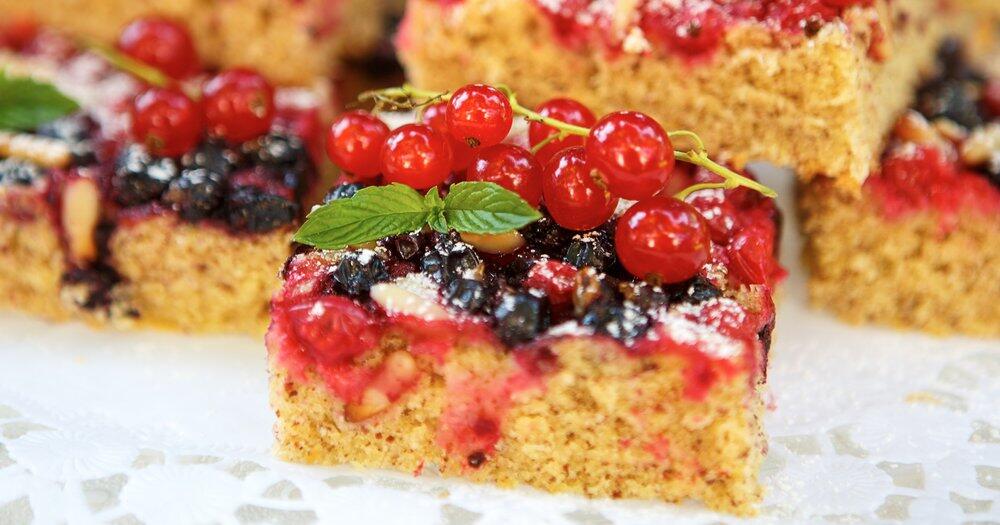 Sommer-pur-Johannisbeerkuchen-vom-Blech