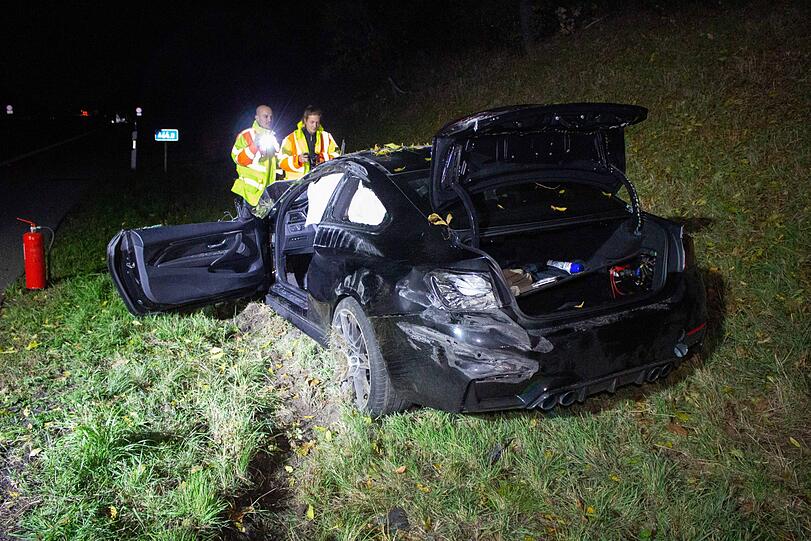 Bei einem schweren Unfall auf der A9 kam ein 22-Jähriger ums Leben.