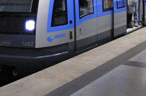 Ein blinde Frau ist am Montagnachmittag in einer U 6 am Odeonsplatz schwer misshandelt worden. (Symbolfoto)