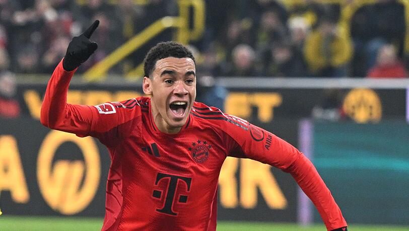 Auf ihn kommt's beim FC Bayern ohne Harry Kane noch mehr an: Jamal Musiala, hier beim Torjubel nach dem Kopfball zum 1:1 in Dortmund.