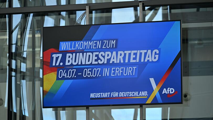 Die AfD trifft sich in der Messe Erfurt. Die AfD trifft sich in der Messe Erfurt.