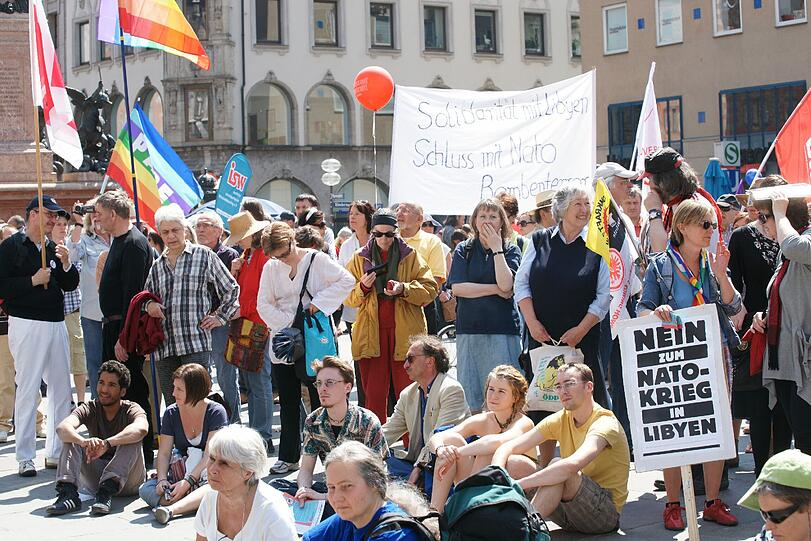 Der ökumenische Gottesdienst fand auf dem Marienplatz statt.