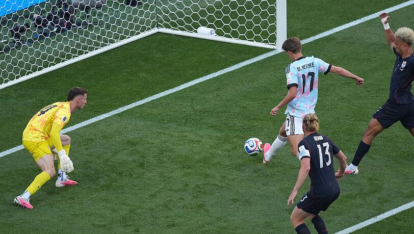 Belgien ging früh in Führung und gewann das Achtelfinale verdient. Belgien ging früh in Führung und gewann das Achtelfinale verdient.