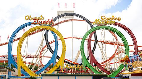 Die Achterbahn "Olympia-Looping" pr&auml;gt seit Jahrzehnten das Bild der Wiesn. (Archivbild)