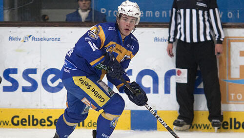 Martin Buchwieser: Der Shootingstar stieg sogar zum Nationalspieler auf. „Er zeigt allen Jungen, was man erreichen kann, wenn man alles dafür gibt“, sagt Winkler. AZ-Wertung: DEL-Klasse Martin Buchwieser: Der Shootingstar stieg sogar zum Nationalspieler auf. „Er zeigt allen Jungen, was man erreichen kann, wenn man alles dafür gibt“, sagt Winkler. AZ-Wertung: DEL-Klasse
