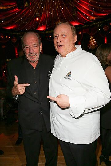 Erschlankt: Ralph Siegel mit Platzlhirsch Alfons Schuhbeck (r.)