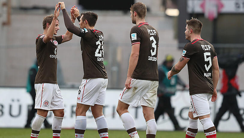 Am 16. Spieltag gab es endlich wieder Grund zum Jubeln für St. Pauli - glücklicker 2:0-Sieg bei Greuther Fürth. Am 16. Spieltag gab es endlich wieder Grund zum Jubeln für St. Pauli - glücklicker 2:0-Sieg bei Greuther Fürth.