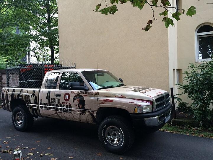 Sieht eigentlich ganz harmlos aus: der "The Walking Dead"-Truck von RTL II