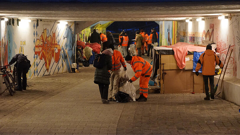 Bilder von der Räumung des Obdachlosenlagers an der Kapuzinerstraße am Dienstagmorgen.