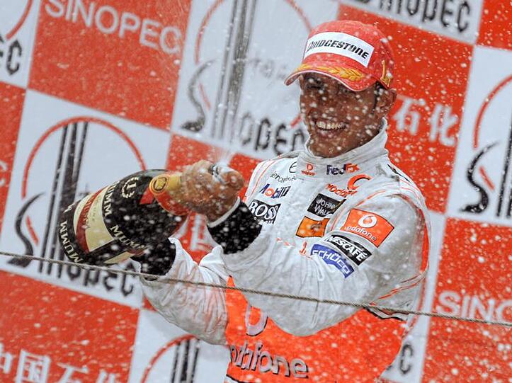 Lewis Hamilton hat in Shanghai die Basis gelegt, um jüngster Formel-1-Weltmeister aller Zeiten zu werden.