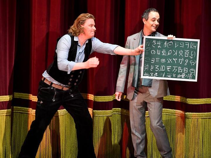 Klaus Florian Vogt (l) als Walther von Stolzing und Adrian Eröd als Beckmesser, bei der Fotoprobe zur Oper "Die Meistersinger von Nürnberg".