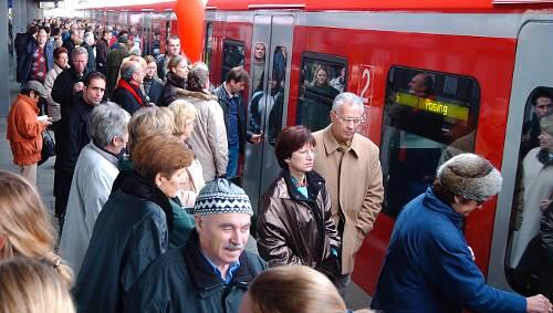 Am Donnerstagmorgen ging bei der S-Bahn nichts mehr. Am Donnerstagmorgen ging bei der S-Bahn nichts mehr.