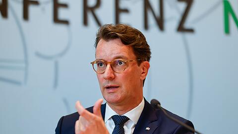Nordrhein-Westfalens Ministerpräsident Hendrik Wüst (CDU) erinnert den Bund im Ringen um das geplante Steuerentlastungspaket an das Prinzip: "Wer bestellt, bezahlt."