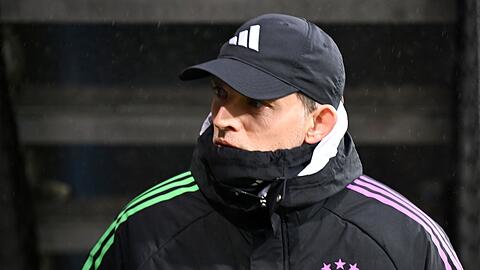 Münchens Cheftrainer Thomas Tuchel kommt ins Stadion.
