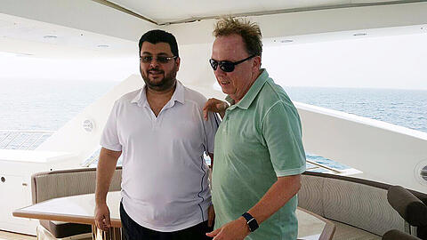 Weilten gemeinsam auf einer Yacht im Persischen Golf: Investor Hasan Ismaik und Löwen-Präsident Peter Cassalette.