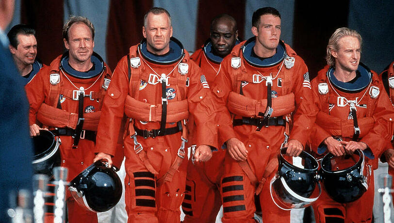 In "Armageddon - Das jüngste Gericht" mussten 1998 Steve Buscemi (v.l.), Will Patton, Bruce Willis, Michael Clark Duncan, Ben Affleck und Owen Wilson die Welt retten