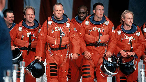 In "Armageddon - Das jüngste Gericht" mussten 1998 Steve Buscemi (v.l.), Will Patton, Bruce Willis, Michael Clark Duncan, Ben Affleck und Owen Wilson die Welt retten