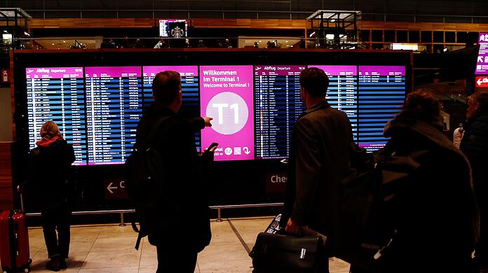 Der Hauptstadtflughafen BER hatte zwischenzeitlich den Flugbetrieb aufgrund einer Aktion von Klimaaktivisten eingestellt.