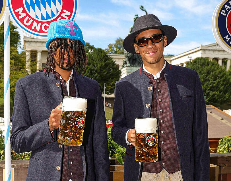 Erst die Wiesn und dann Dortmund jagen: Olise (l.) und Jamal Musiala. Erst die Wiesn und dann Dortmund jagen: Olise (l.) und Jamal Musiala.