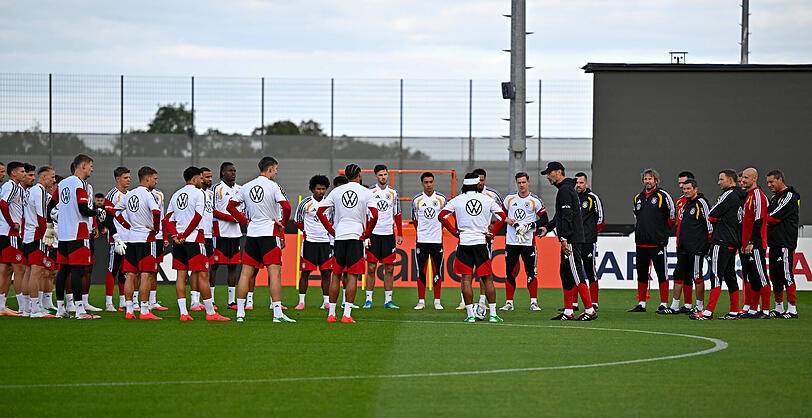Das DFB-Team um Bundestrainer Jürgen Klopp bereitet sich in Herzogenaurach auf das Nations-League-Spiel gegen die Niederlande vor. Das DFB-Team um Bundestrainer Jürgen Klopp bereitet sich in Herzogenaurach auf das Nations-League-Spiel gegen die Niederlande vor.