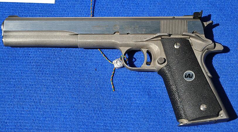 Bekannt aus Film und Fernsehen: Das Modell "Hardballer" des US-Herstellers AMT ist ein Nachbau des berühmten Colts.