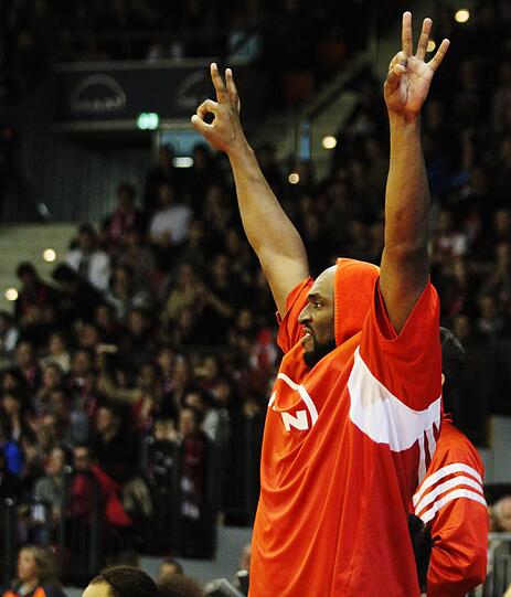 Aufsteiger Bayern München ließ dem überforderten Schlusslicht BG Göttingen am Wochenende beim 101:78 (57:45) keine Chance und verbuchte im Kampf um ein Play-off-Ticket in der Beko BBL einen Pflichtsieg. Unterstützung gab es dabei im AUDI Dome auch von der Münchner Fußball-Prominenz - die Bilder.