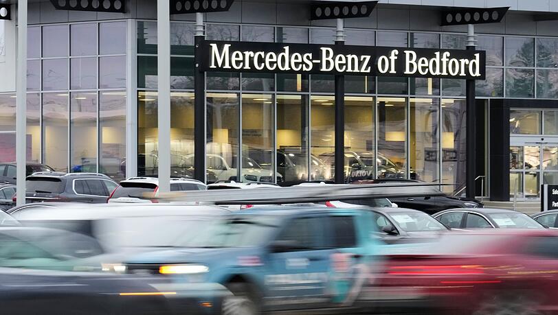 Senatoren versicherten, dass sie kein Verkaufsverbot für Mercedes-Autos anstrebten. (Archivbild) Senatoren versicherten, dass sie kein Verkaufsverbot für Mercedes-Autos anstrebten. (Archivbild)