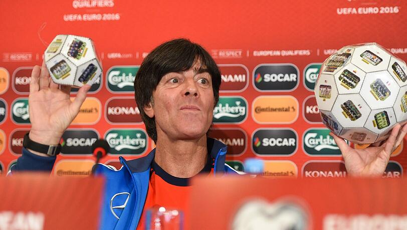 Joachim Löw ist von den Georgiern begeistert. Joachim Löw ist von den Georgiern begeistert.