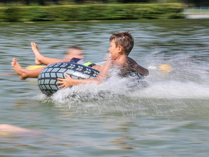 Die nächste Hitzewelle soll am Mittwoch starten - dann hilft nur Abkühlung im Wasser.