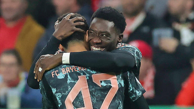 Unzertrennlich beim FC Bayern: Jamal Musiala (l.) und Alphonso Davies(r.)