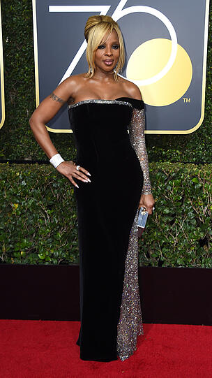 Top: Mary J. Blige zeigt sich mit üppigen Dekolleté ziemlich verführerisch.
