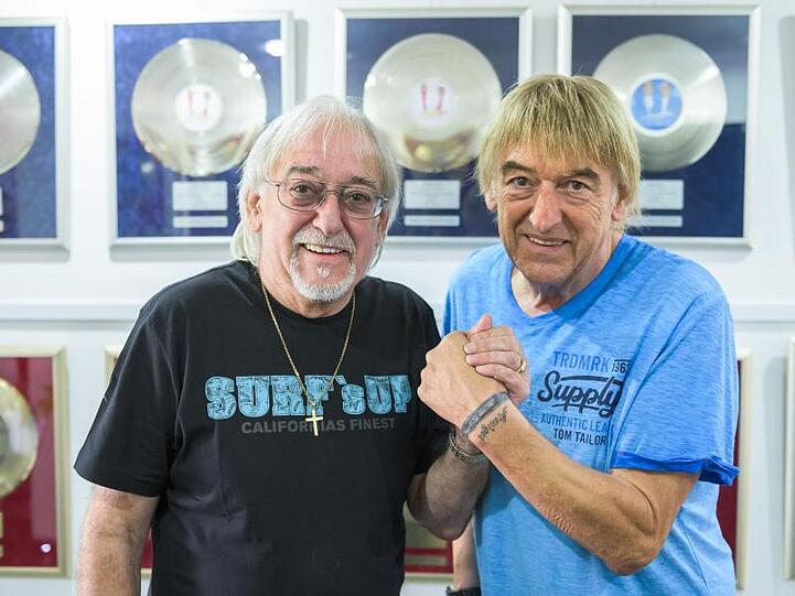 Karl-Heinz Ulrich (l) und sein Bruder Bernd sind bekannt als das Schlager-Duo "Die Amigos".