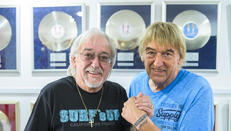 Karl-Heinz Ulrich (l) und sein Bruder Bernd sind bekannt als das Schlager-Duo "Die Amigos". Karl-Heinz Ulrich (l) und sein Bruder Bernd sind bekannt als das Schlager-Duo "Die Amigos".