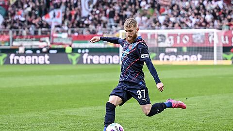Heidenheims Jan-Niklas Beste in Aktion.